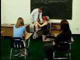 professore impartisce lezioni di sesso in classe